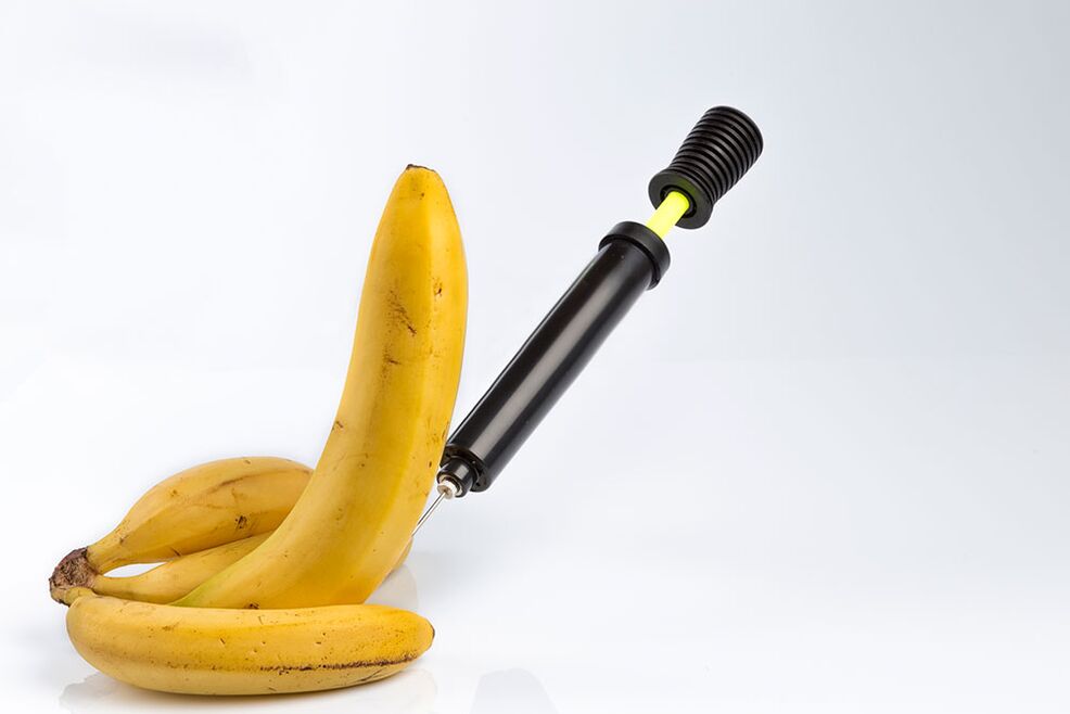 banana injekzioak zakila handitzeko injekzioa simulatzen du